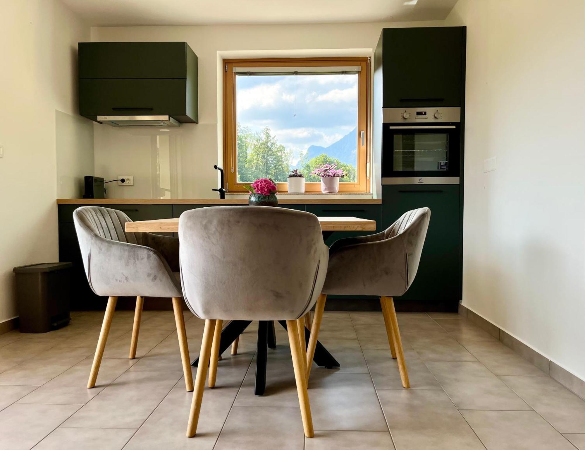 Cozy & Chic - Apartment With A Private Patio Kobarid Εξωτερικό φωτογραφία